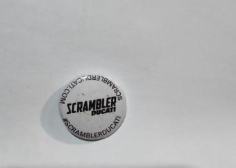 Ducati Pin Scrambler Weiß